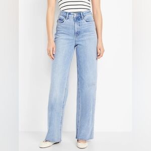 Old Navy Extra High-Waisted Wide-Leg Light Wash Cutoff Jeans Raw Hem